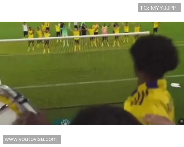 甲亢哥足球明星赛盛况空前球迷齐聚共庆体育盛事