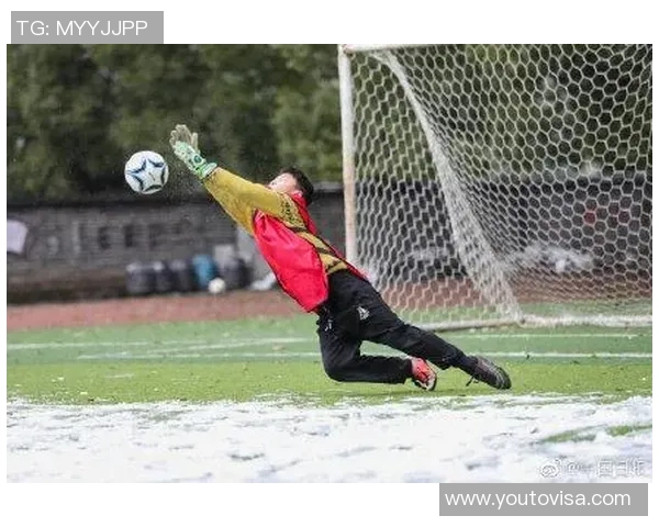 足球明星传授基本功技巧视频助你提升球技与比赛表现 足球明星传授基本功技巧视频助你提升球技与比赛表现