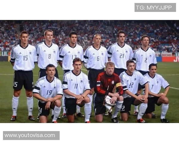 足球球员与足球明星之间的成就与影响力探讨 足球球员与足球明星之间的成就与影响力探讨