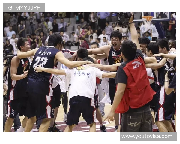 广州篮球队的蜕变之路：从传统强队到现代篮球新标杆的探索与实践